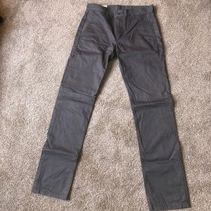 Men’s Gray Levi’s Khakis 30W 32L